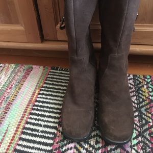 La Canadienne suede boots